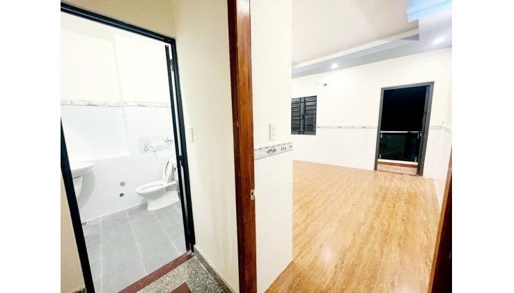 BÁN NHÀ MẶT TIỀN PHƯỚC LONG B Q9 72 M2 DÒNG TIỀN TRÊN 20 TR THÁNG CHỈ 6.9 TỶ TL